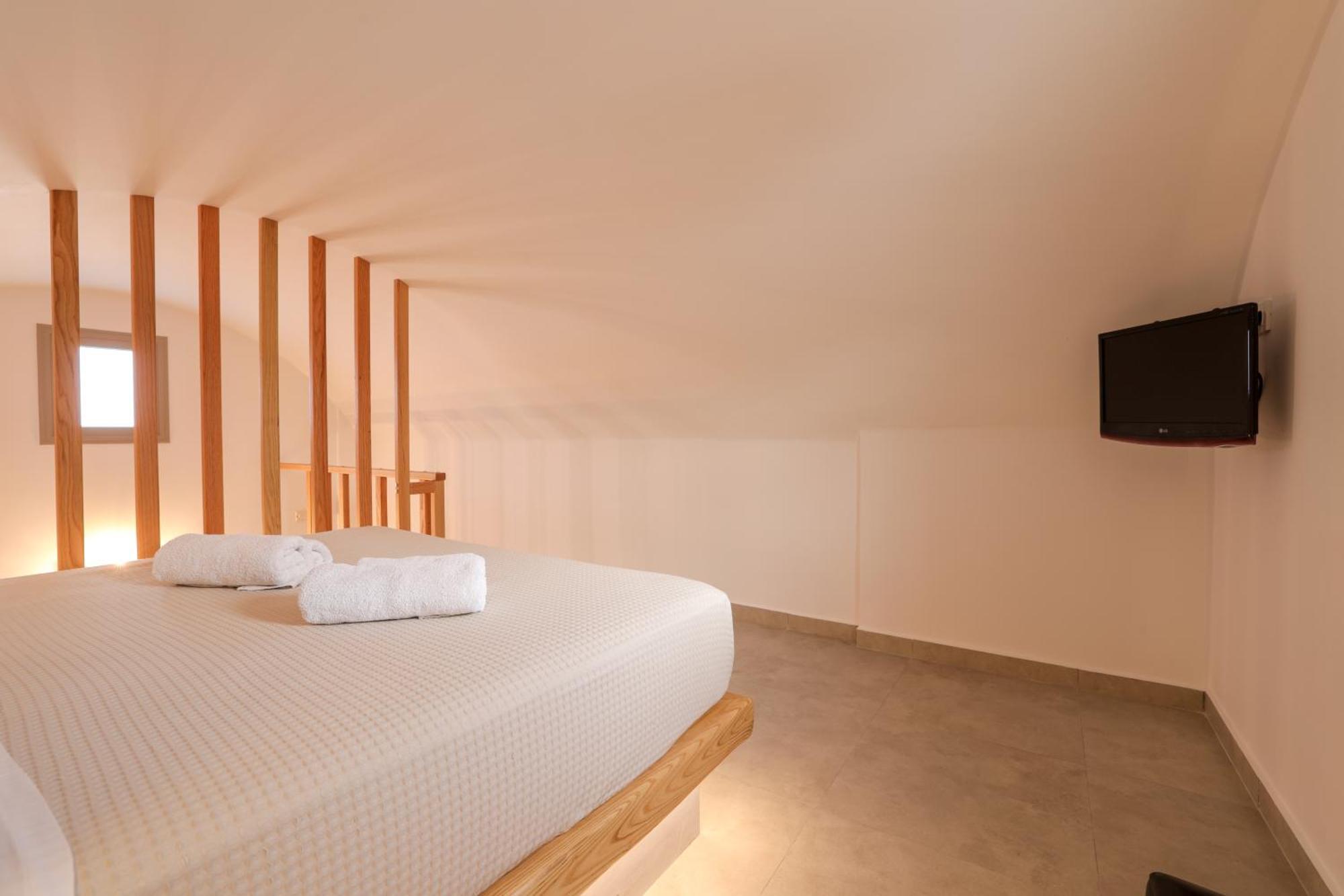 Eleftheria 公寓式飯店 Perivolos (Santorini)